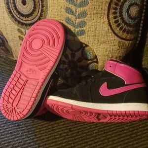 Girls nikes